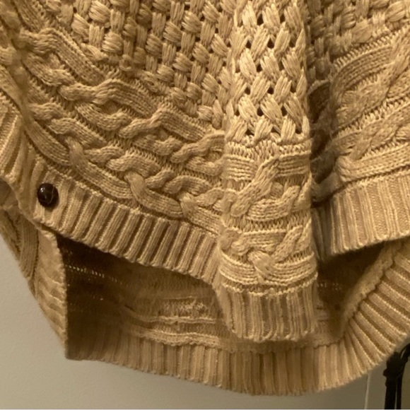 Vintage Suzy Shier Wool Poncho - Picture 6 of 8